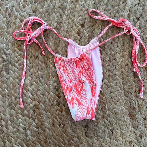 Other - Hot pink snake skin one one swim bottoms